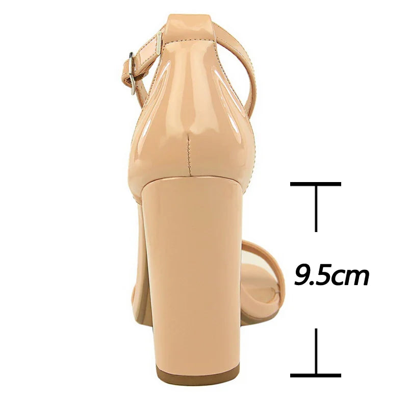 Sandália Feminina Clássica Salto Elegante