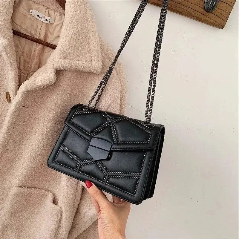 Bolsa Pequena em Couro Legítimo - Eyla